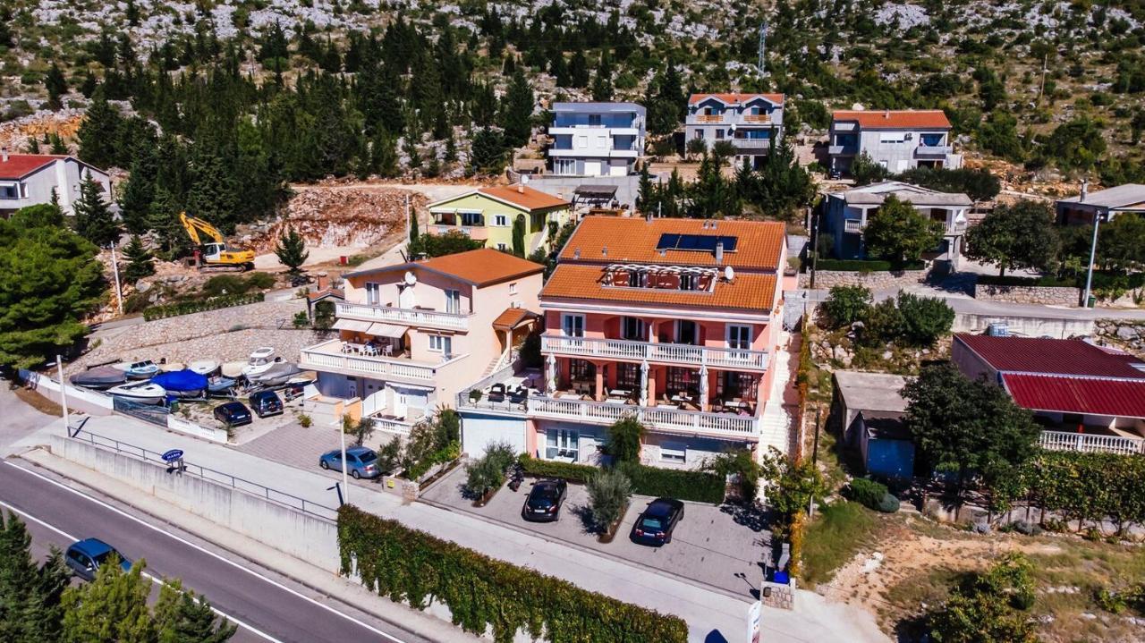 Apartments By The Sea Starigrad, Paklenica - 16421 Exterior foto