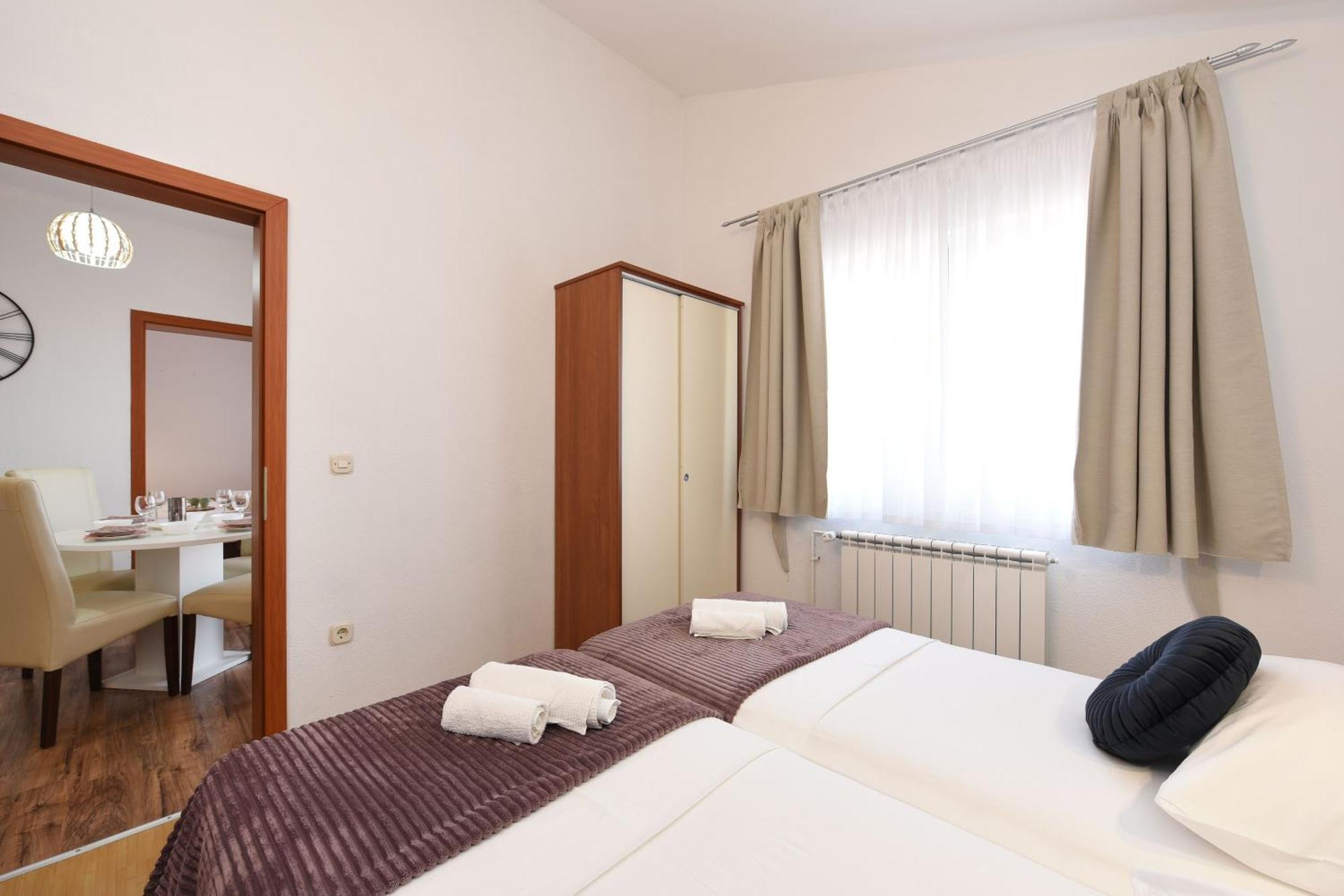 Apartments By The Sea Starigrad, Paklenica - 16421 Habitación foto